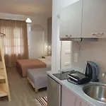 Aparthotel Llazari