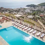 Llazari Aparthotel