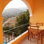 Llazari 3* Himare
