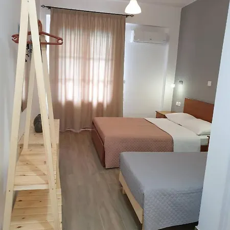 Apart Otel Llazari 3*