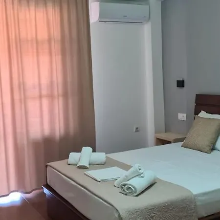 Llazari Aparthotel