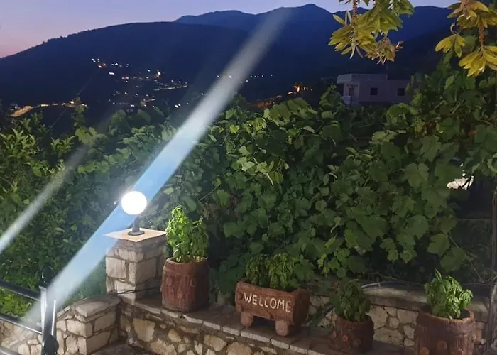 Llazari Aparthotel 3*