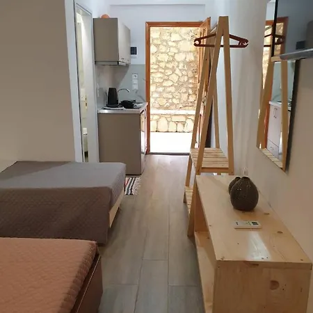 Llazari 3*