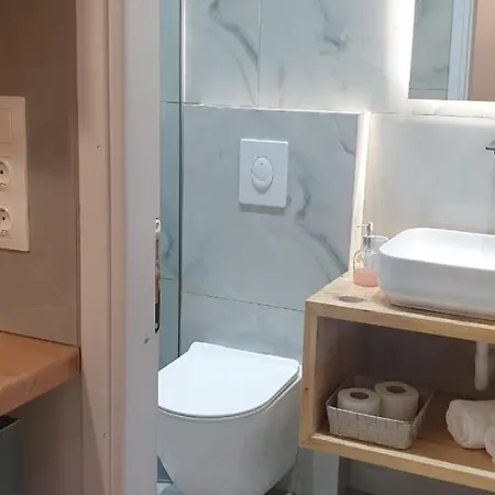 Aparthotel Llazari