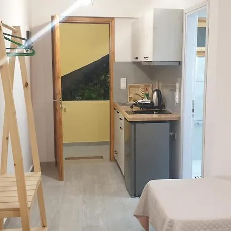 Llazari Aparthotel 3*