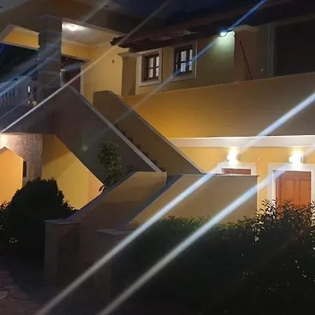 Aparthotel Llazari