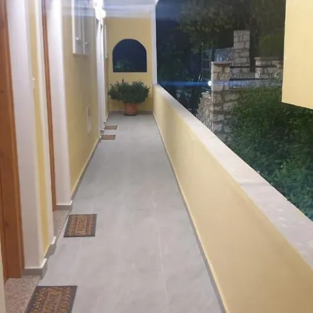 Aparthotel Llazari 3*
