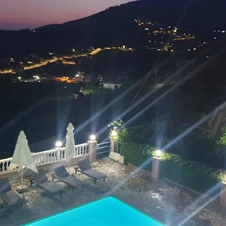 Llazari 3*