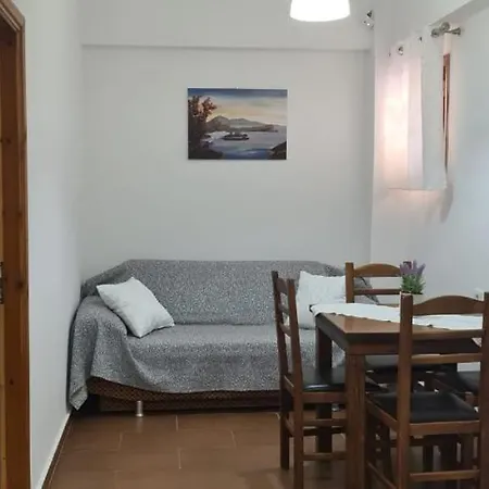 Aparthotel Llazari