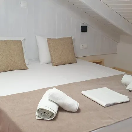 Llazari 3* Himare